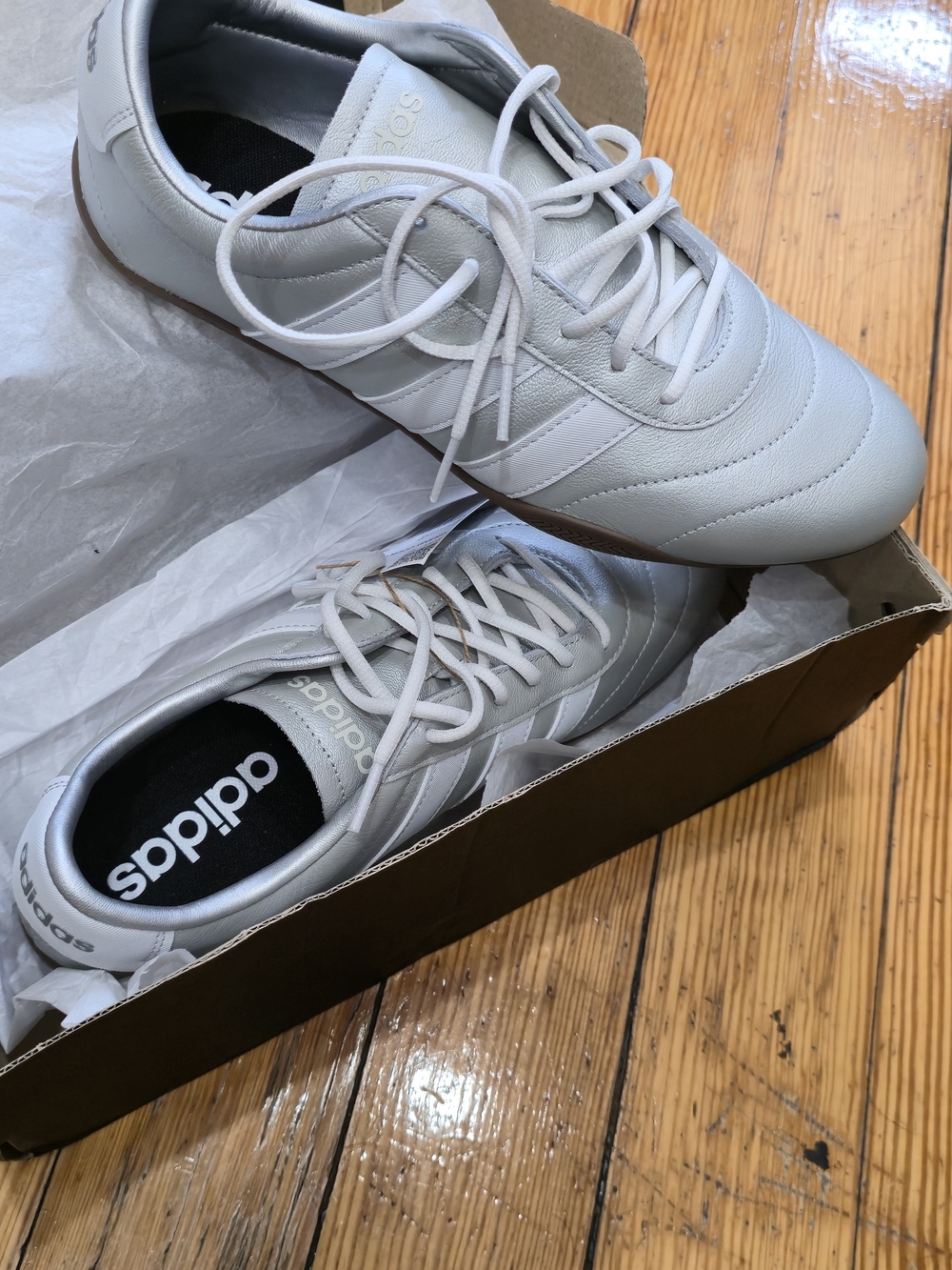 Adidas Men’s White Samba-Inspired Leather Sneakers